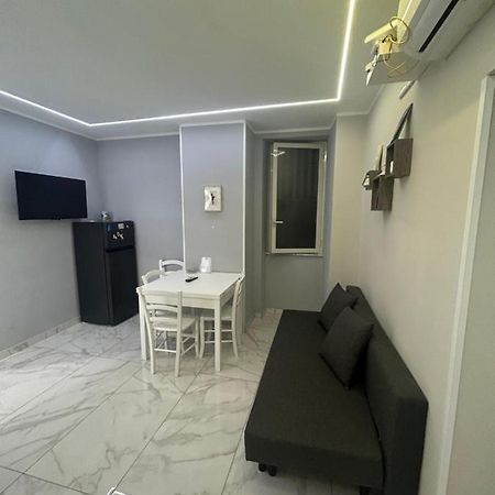 شقة Casa Vacanze Qs 10 نابولي المظهر الخارجي الصورة