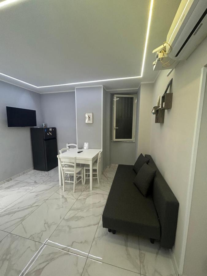 شقة Casa Vacanze Qs 10 نابولي المظهر الخارجي الصورة