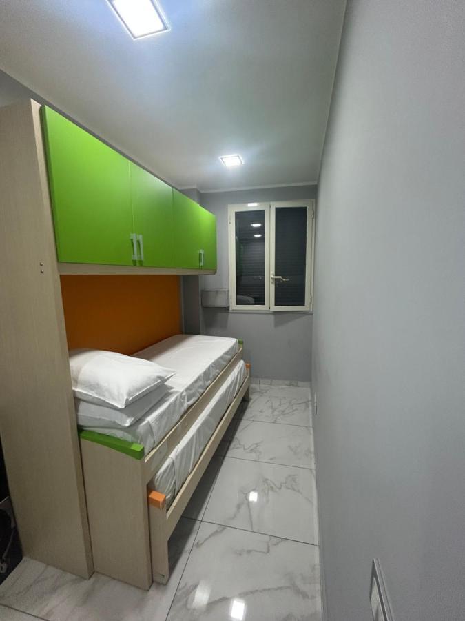 شقة Casa Vacanze Qs 10 نابولي المظهر الخارجي الصورة